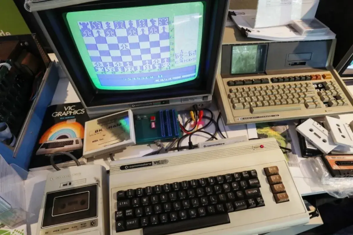 8-Bit Home Computers