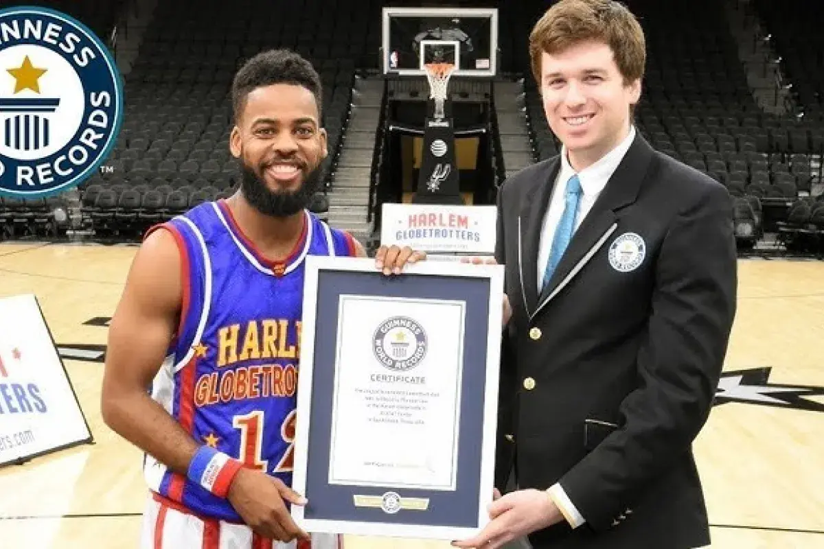 Blindfolded basketball hook‑shot world record