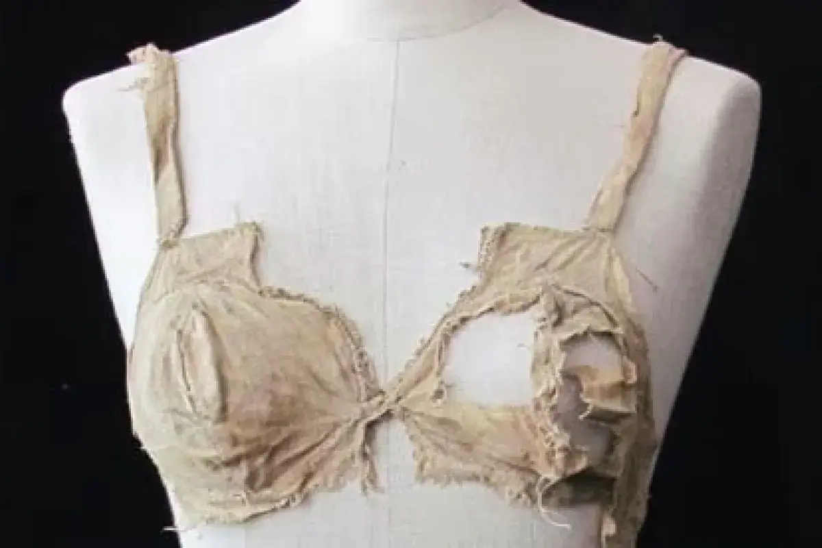 The First Bras Were Worn in the 1400s