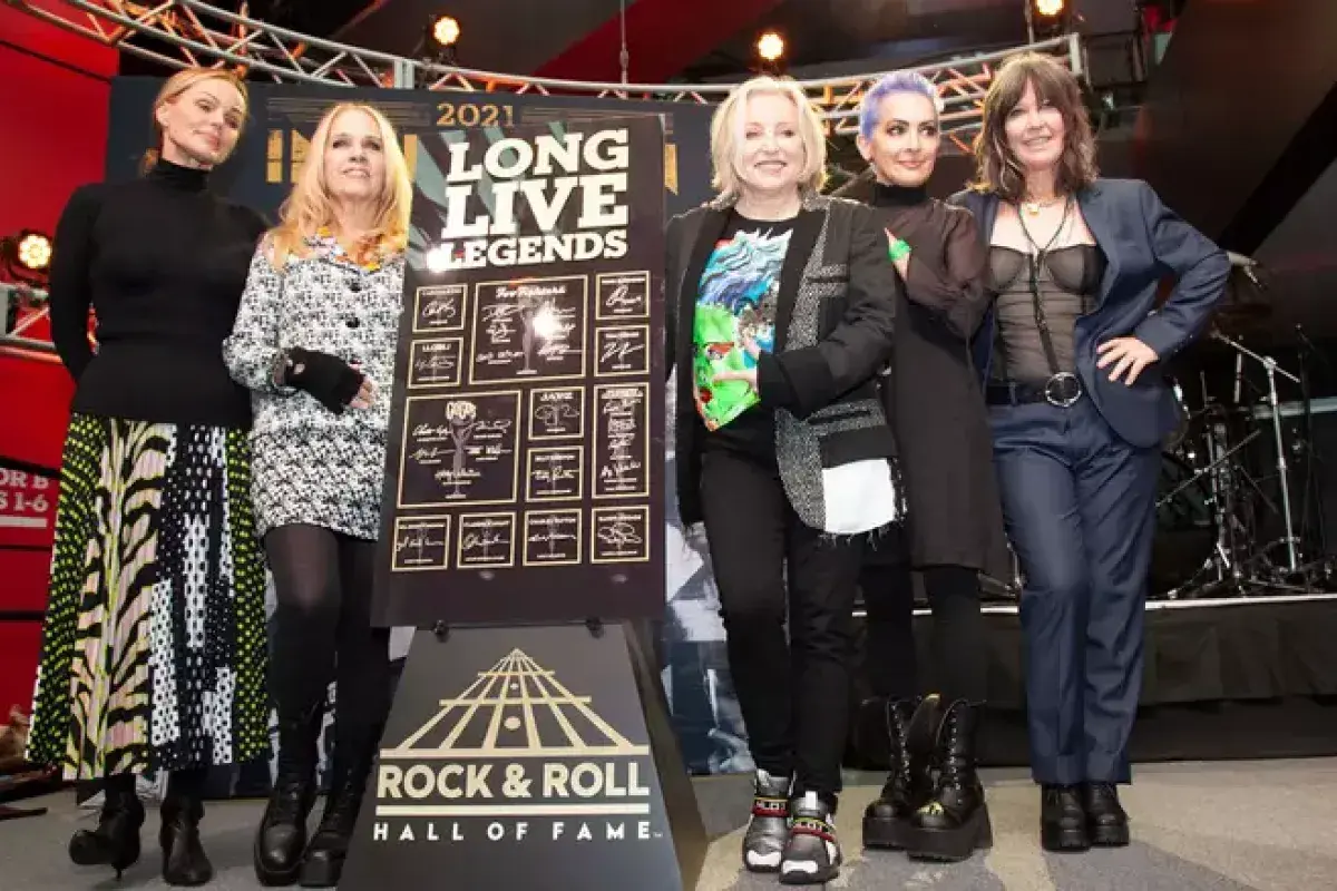 The Go Gos receiving their Rock and Roll Hall of Fame honor in 2021