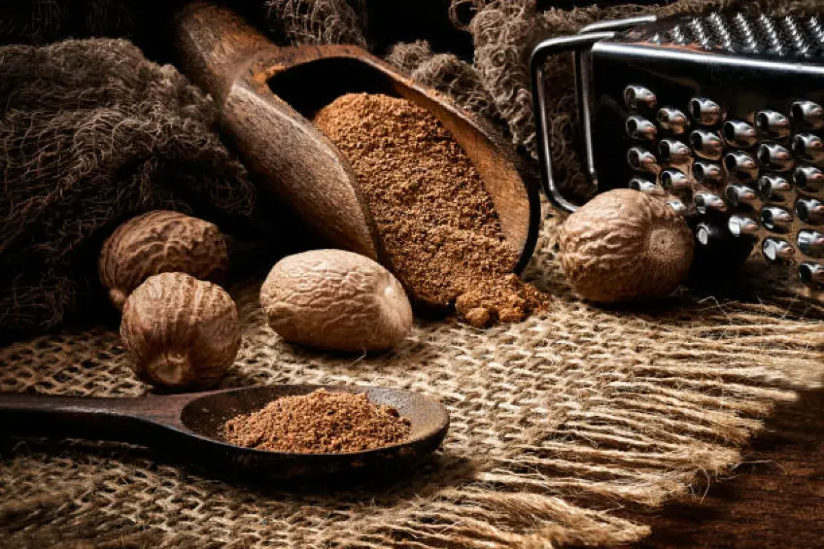  Ground Nutmeg with Whole Seed