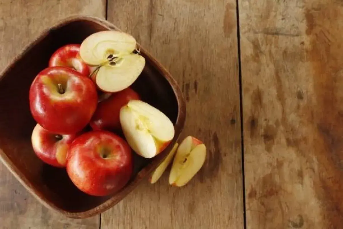 Fresh Apples with Antioxidants and Fiber