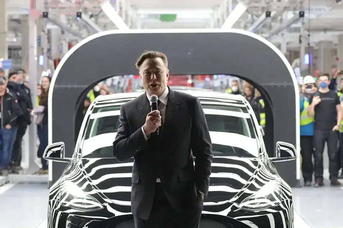 Elon Musk leading Tesla during expansion phase