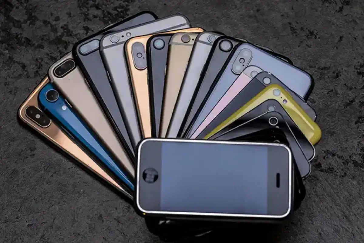 Multiple generations of the iPhone displayed side by side