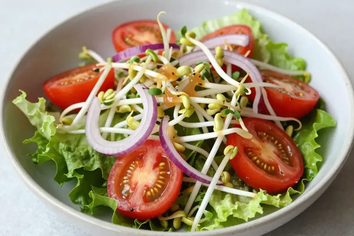 Heart-healthy bean sprout salad with fresh vegetables