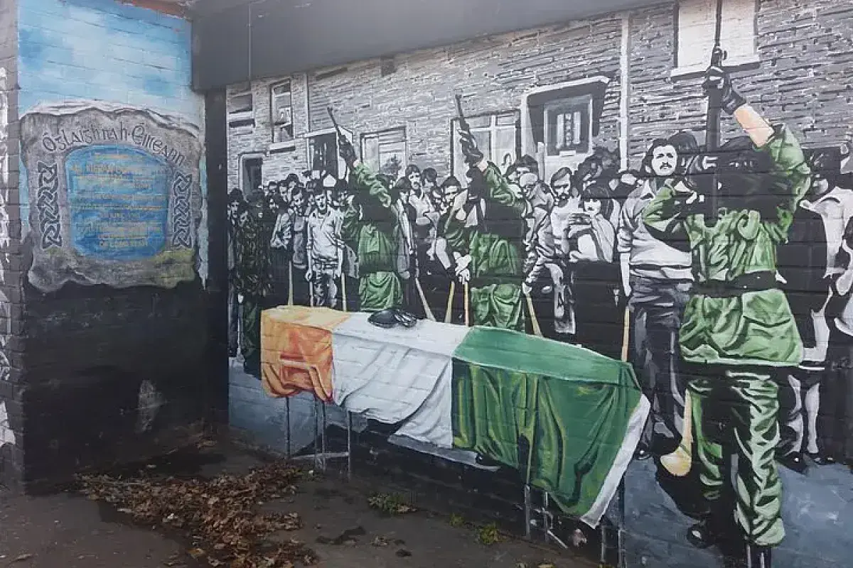 Political mural reflecting The Troubles era
