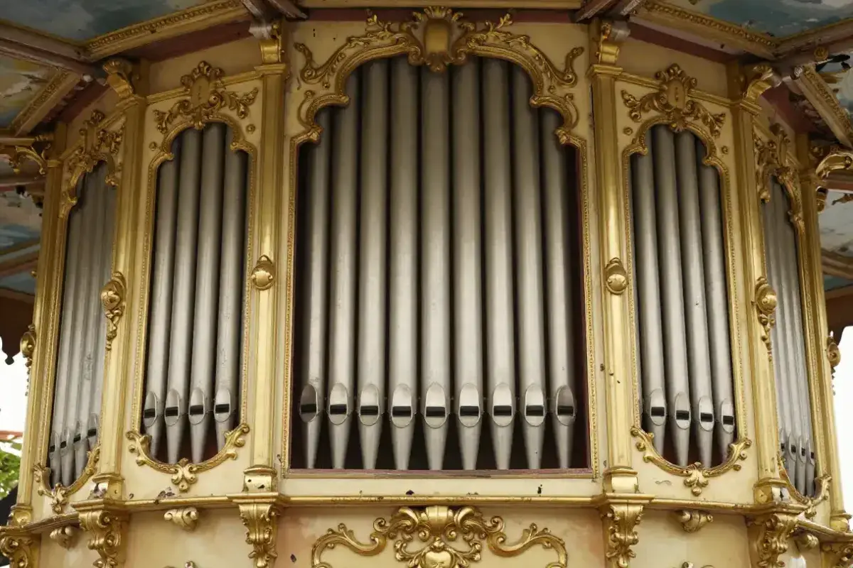 carousel calliope organ close up