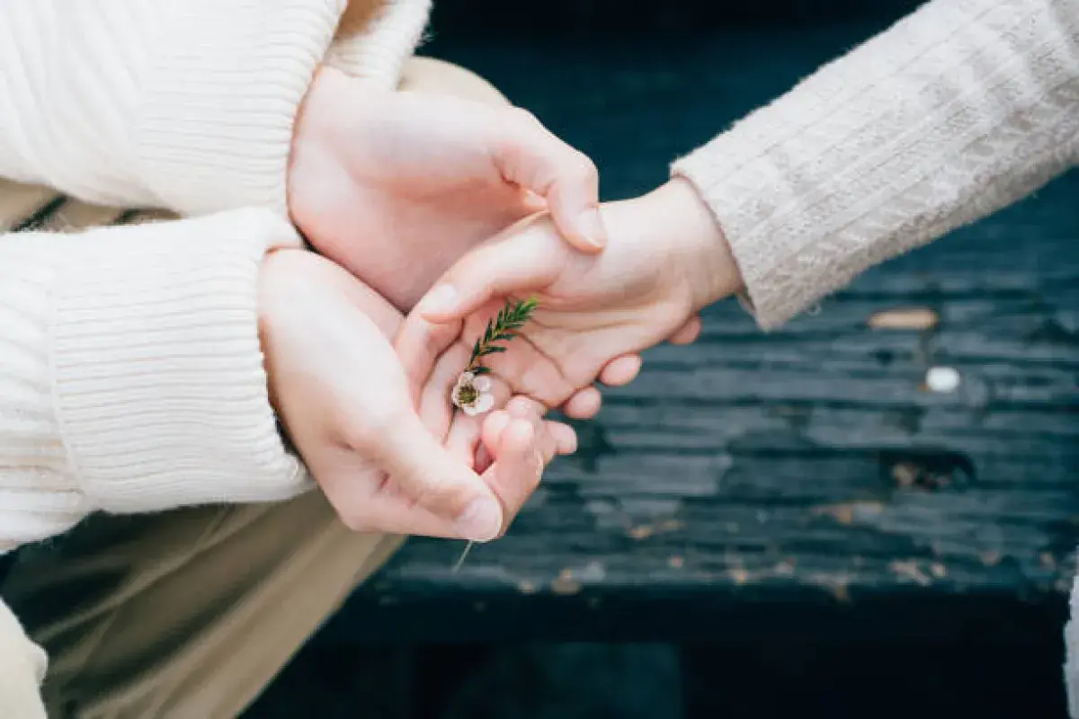 The invisible life of a promise and trust