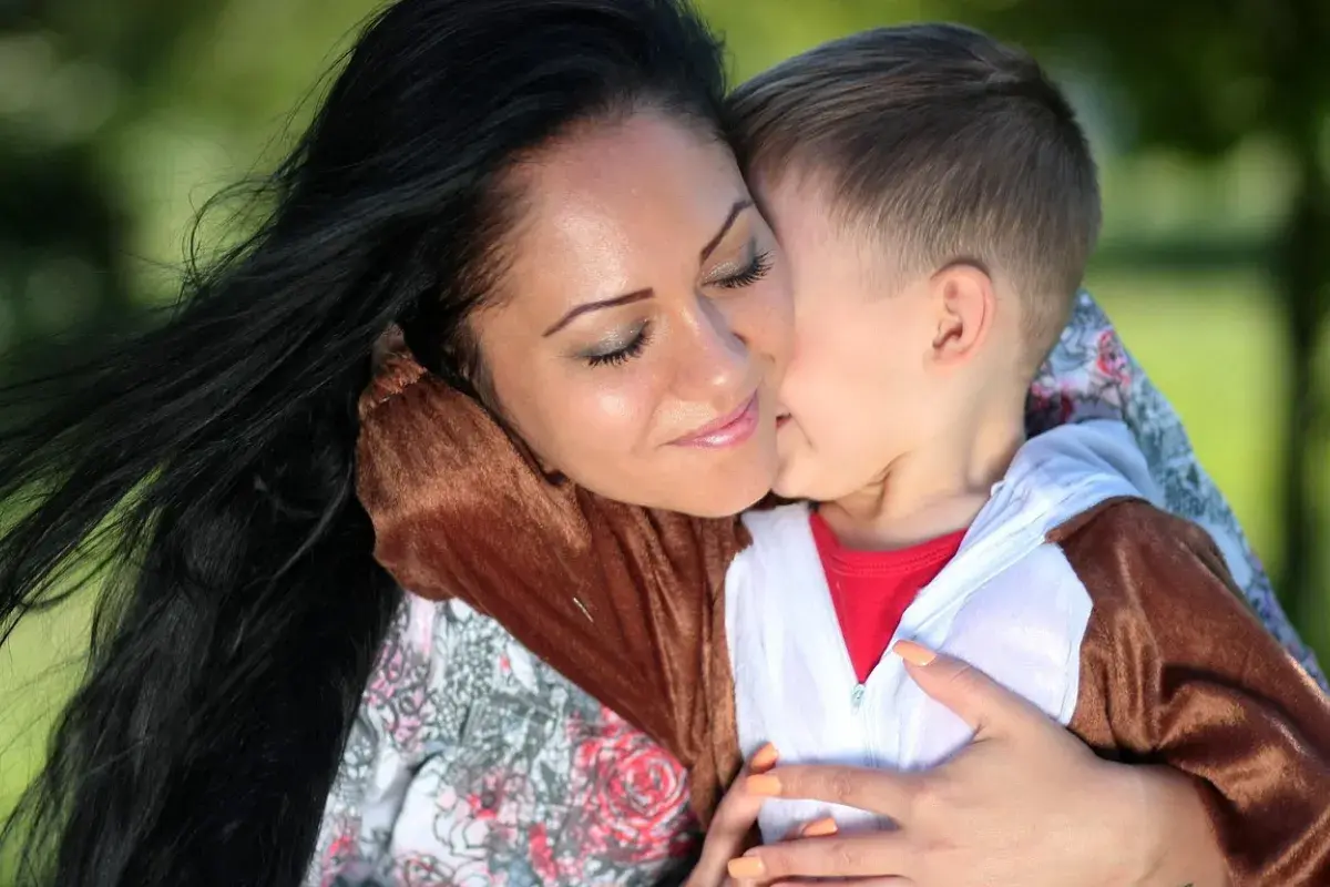 kid and mom