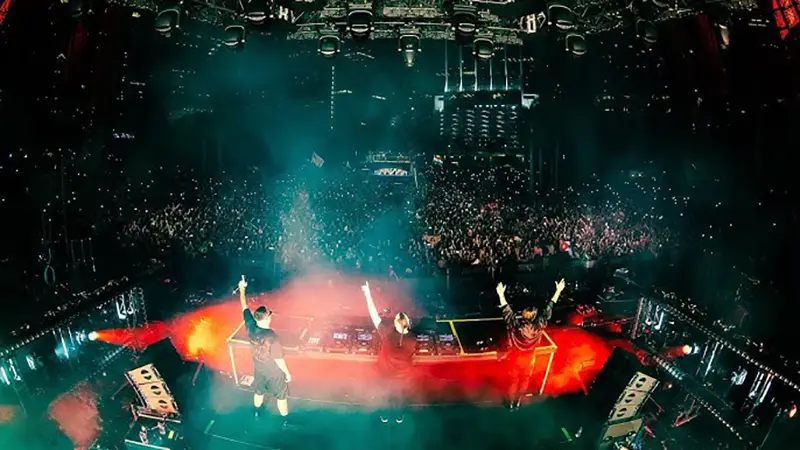 Swedish House Mafia Performing Live at Ultra Music Festival