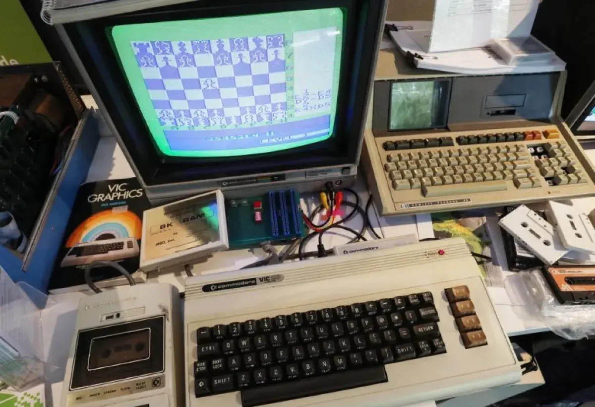 8-Bit Home Computers