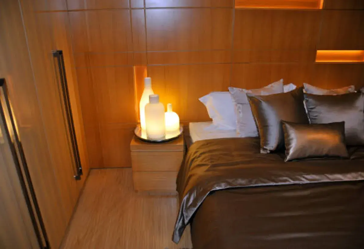 Bedroom setup optimized for beauty sleep, collagen repair, and wrinkle prevention