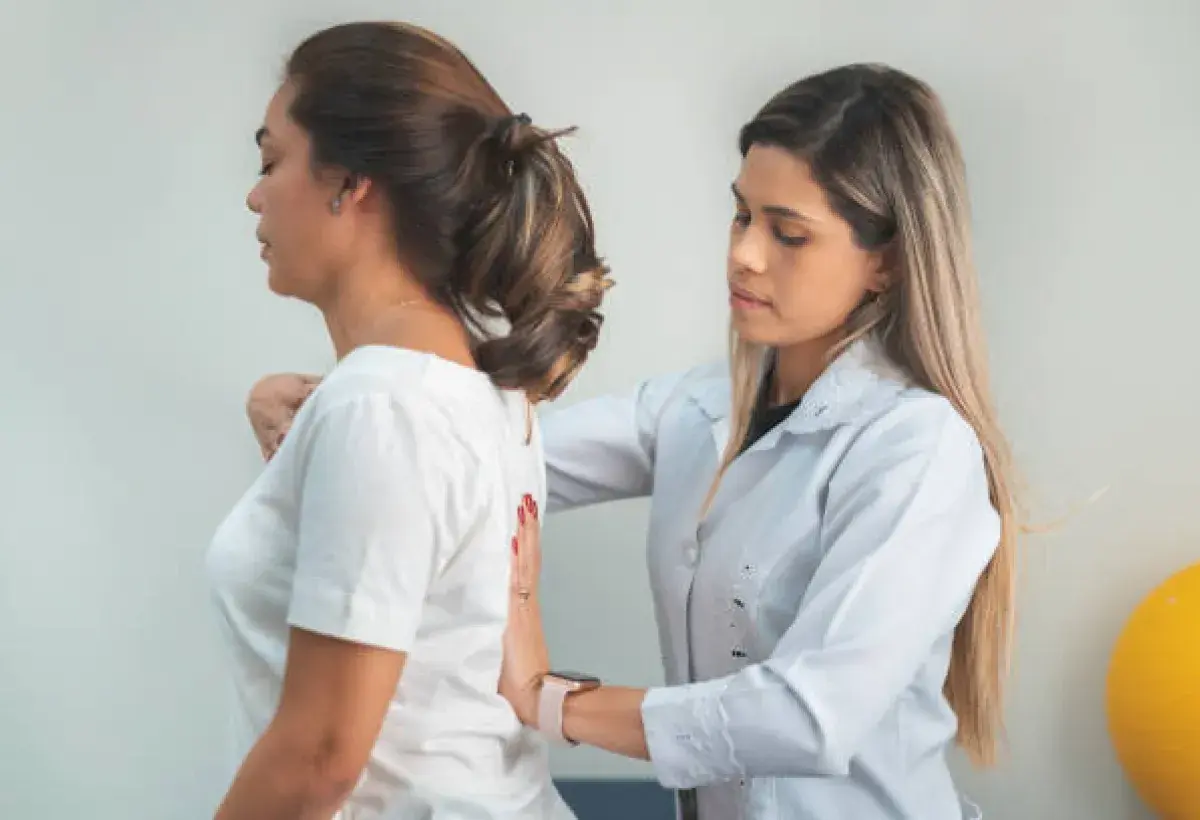 posture changes when wearing heels