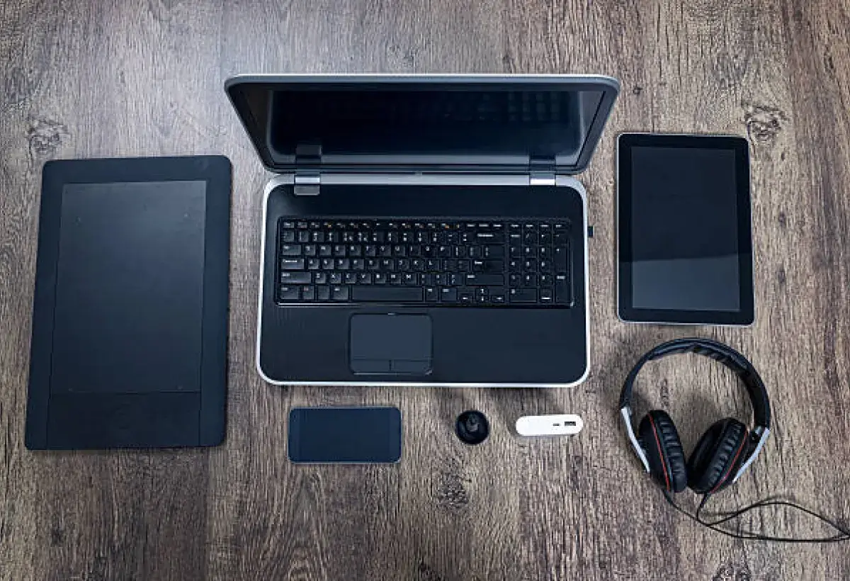 Remote work technology tools used in 2025