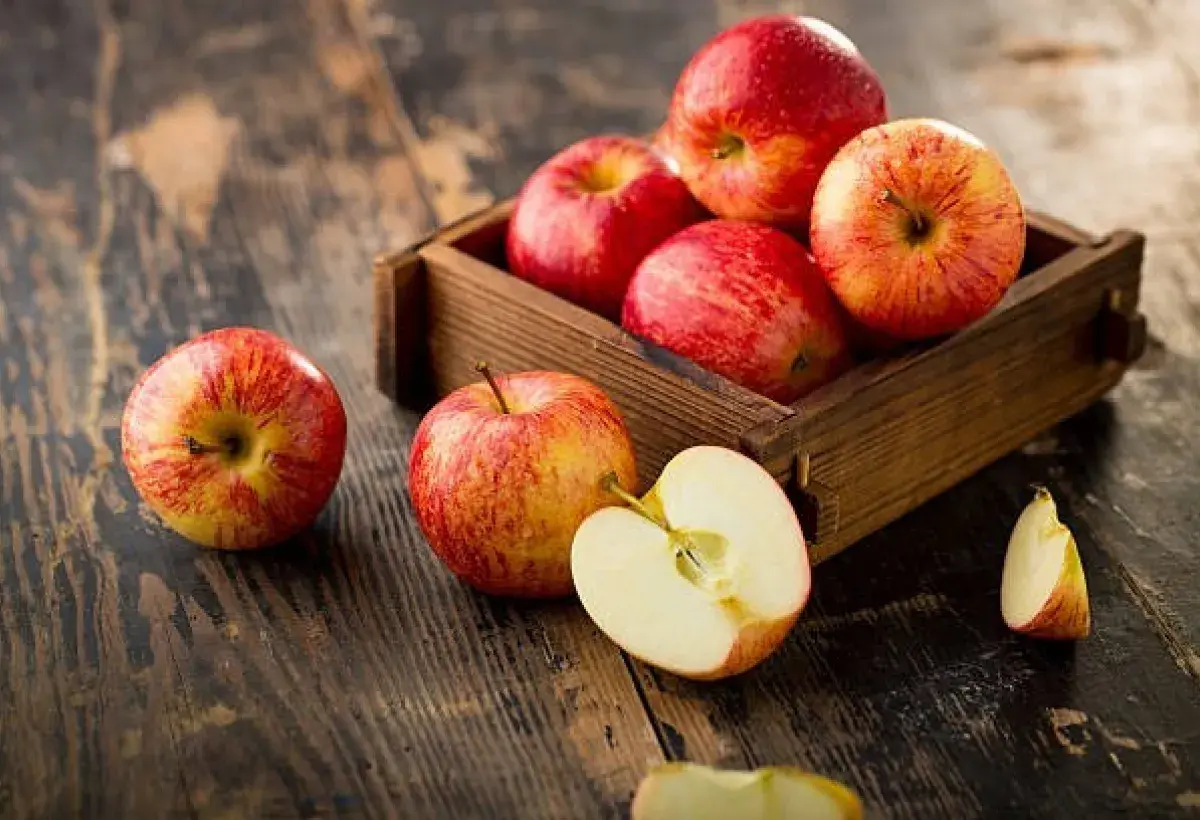 Fresh Apple Slices for Healthy Snacking