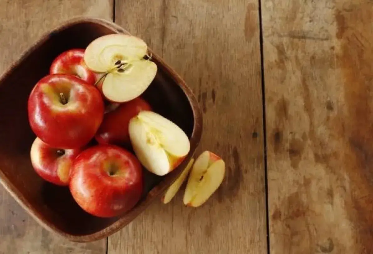 Fresh Apples with Antioxidants and Fiber
