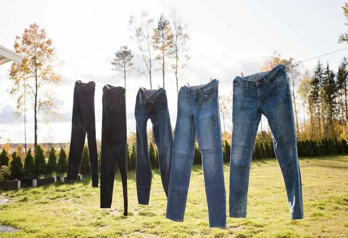 Air drying Levi’s jeans to preserve denim quality