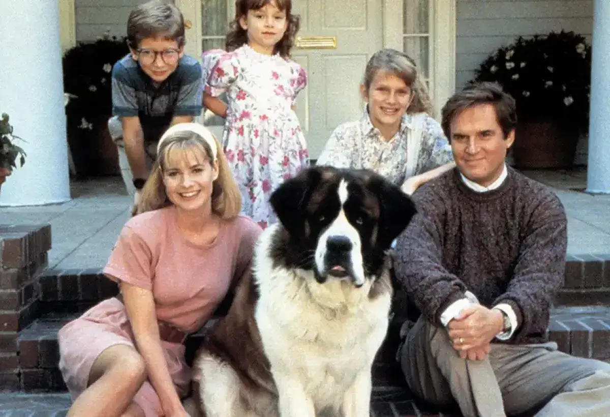 Beethoven the St Bernard in family scene