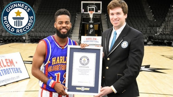Blindfolded basketball hook‑shot world record 🏀