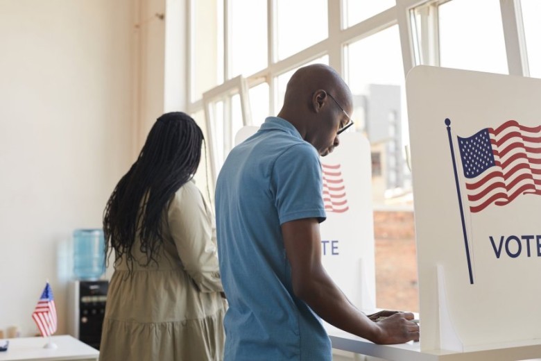 Fill in the blank: The 19th Amendment guarantees ____ the right to vote