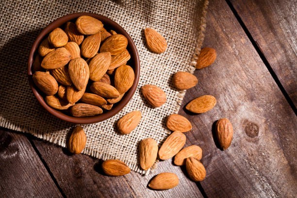 🥜 Almonds