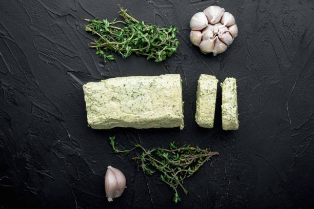 đ§ Add Butter and Herbs