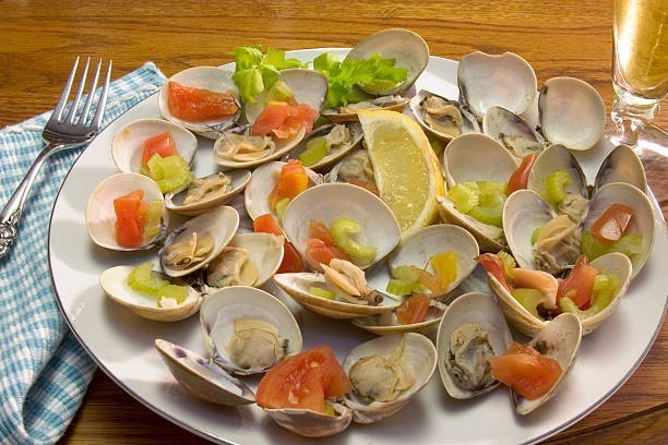Popular raw or lightly steamed.