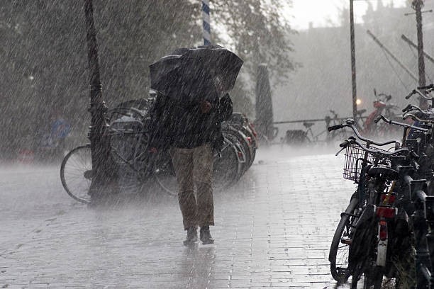 What is the world’s wettest place, averaging the highest annual rainfall?