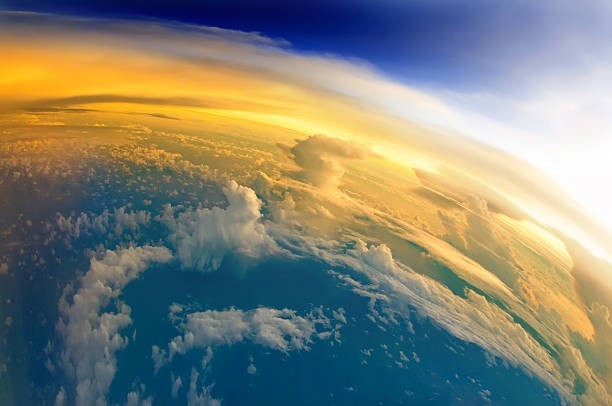 Which gas makes up the majority of Earth’s atmosphere?